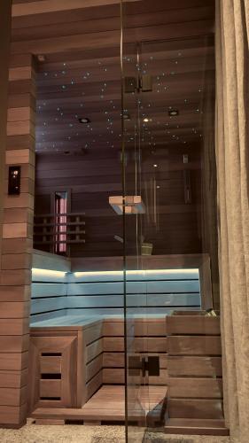 Bellman Hotel